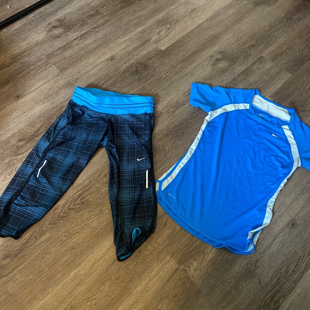 Blue Nike leggings with shirt extra small